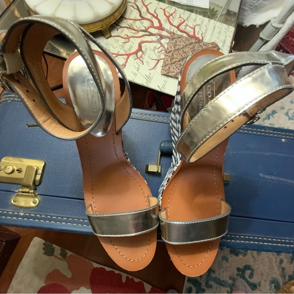 Coach high heel platform sandals. - Picture 3 of 5